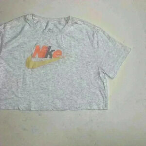 Nike Sportswear Essential Crop Top